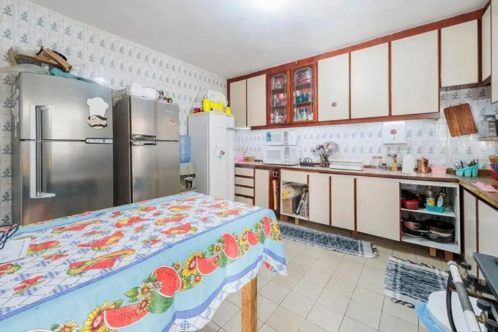 Quarto em residência tranquila e familiar