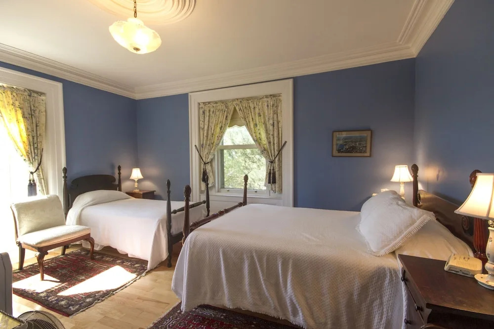 Homeport Historic Bed & Breakfast/Inn c 1858