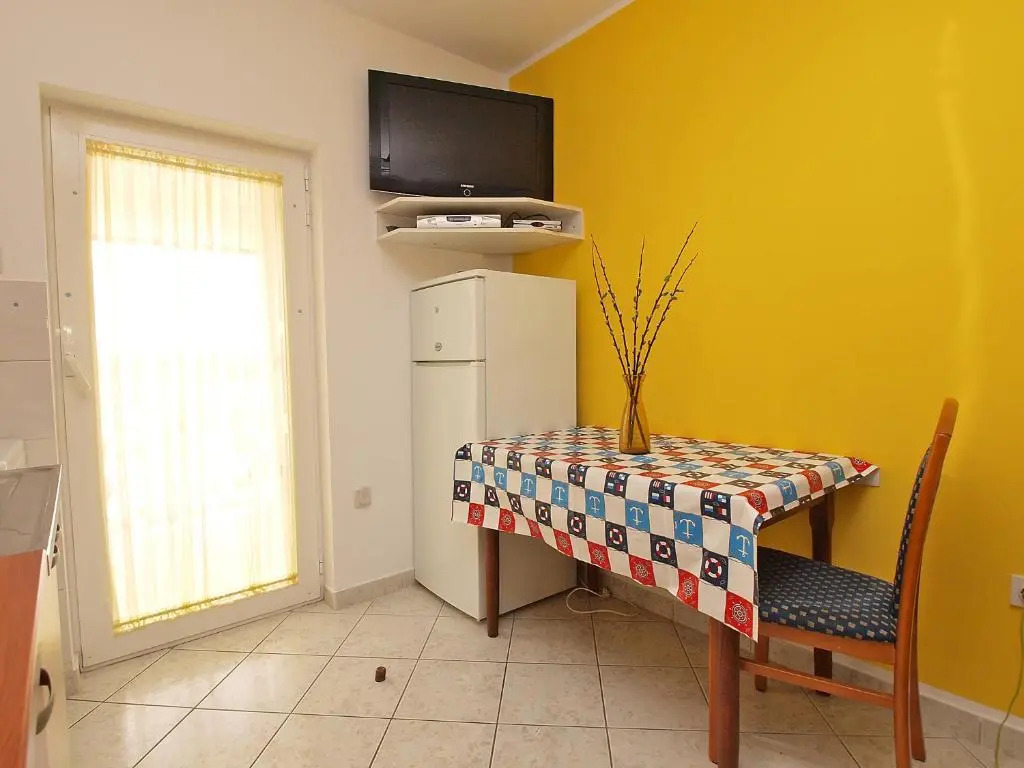 Apartments Biskupije 810