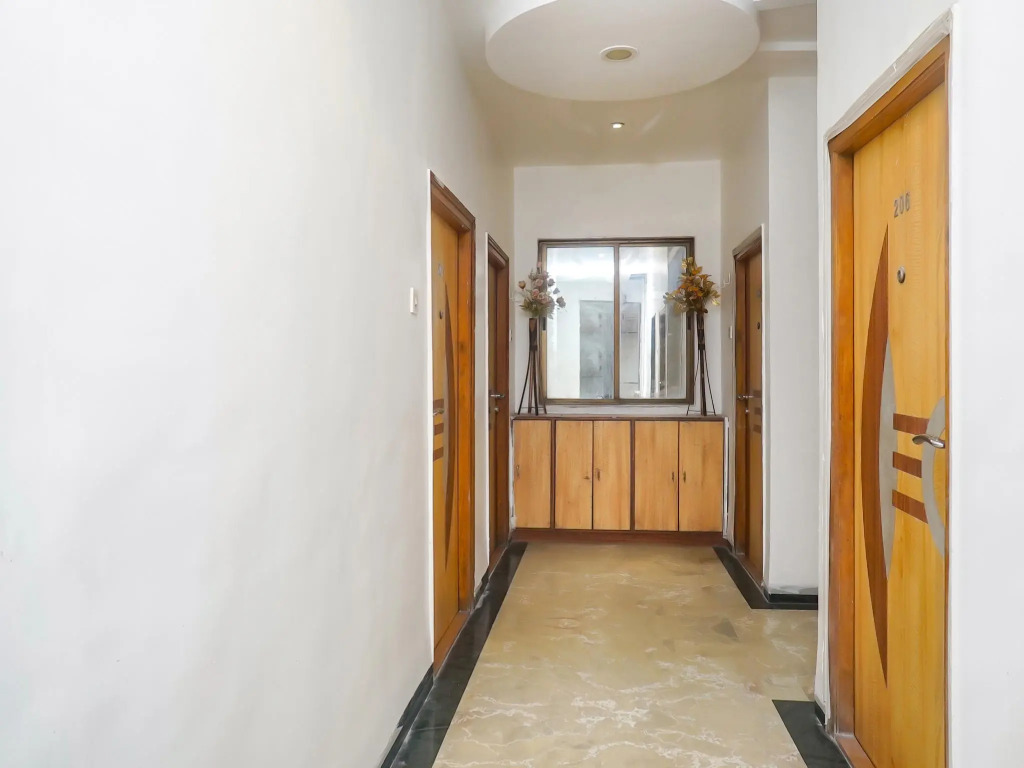 OYO Flagship 15921 Hotel Golden Rock