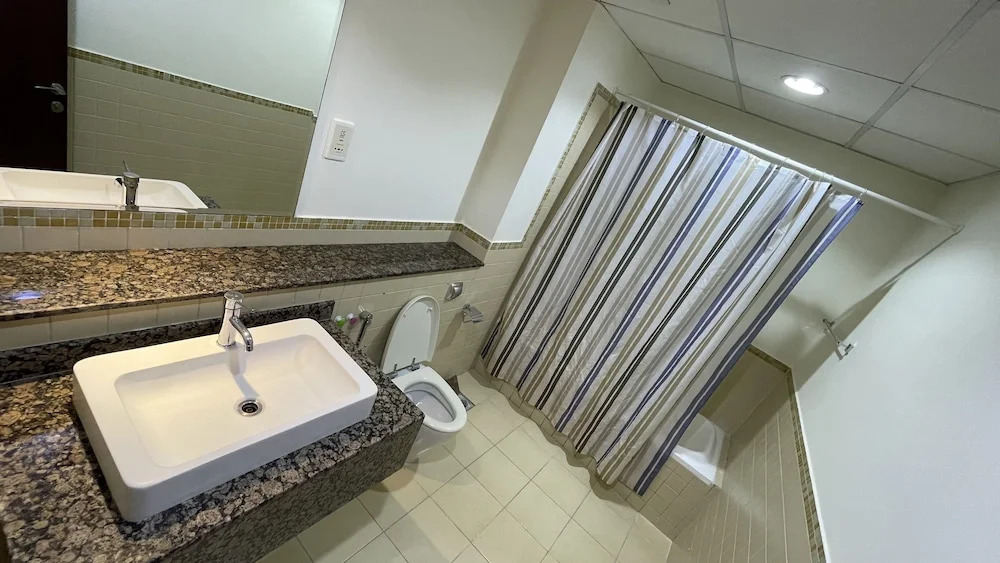 Хостел Business Backpackers JBR