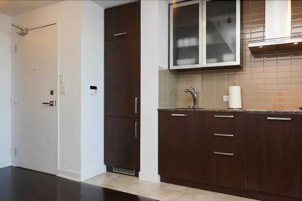 EG Suites - York St Condos 1 near CN Tower offered by Short Term Stays