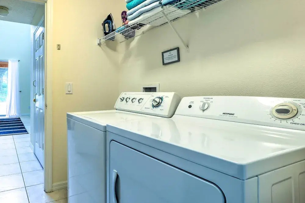 Less Than 5 Mi to Disney World Resort Home for Families!