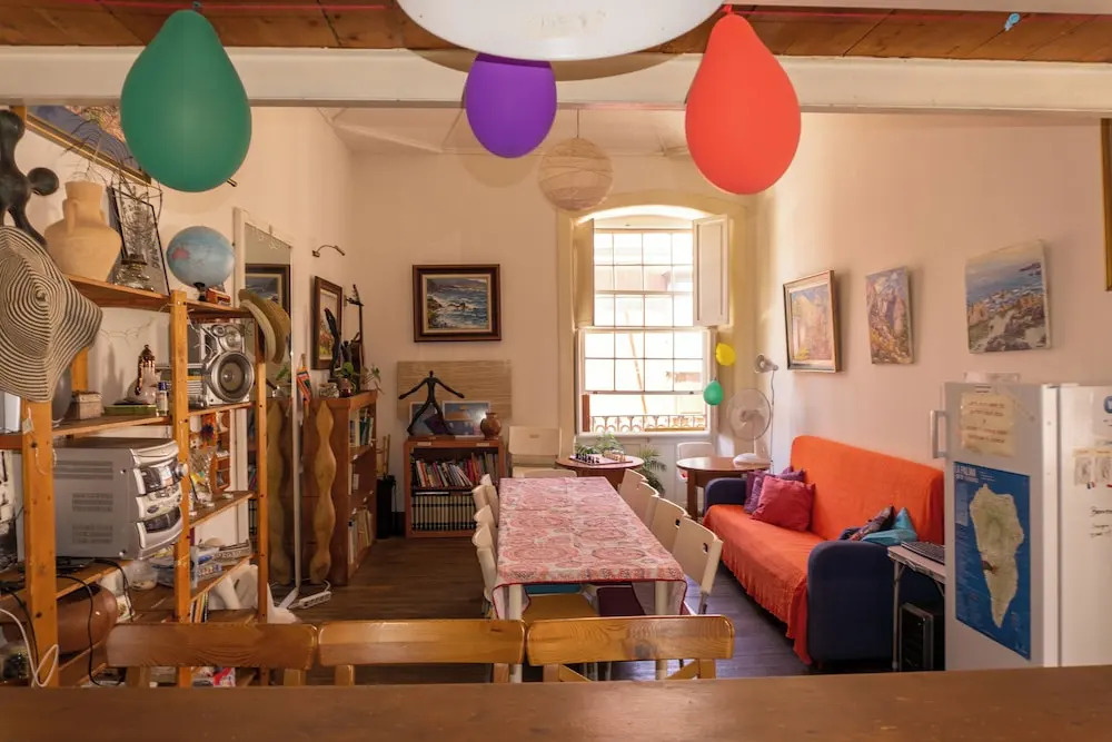Hostel Albergue La Casa Encantada