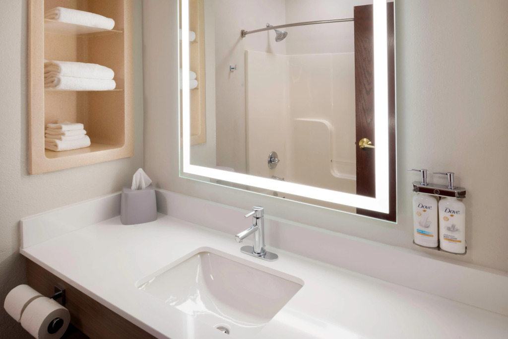 Holiday Inn Express Hotel & Suites Fort Atkinson by IHG