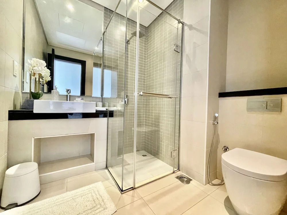 Stunning 3B Spacious Marina View With Balcony