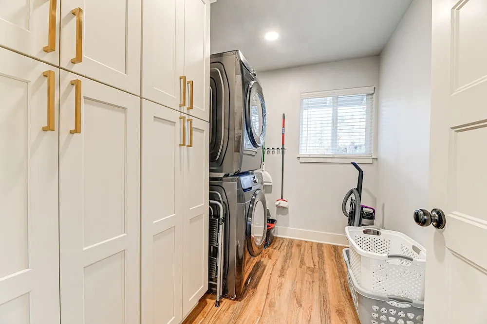 Delightful Grants Pass Home With Hot Tub!