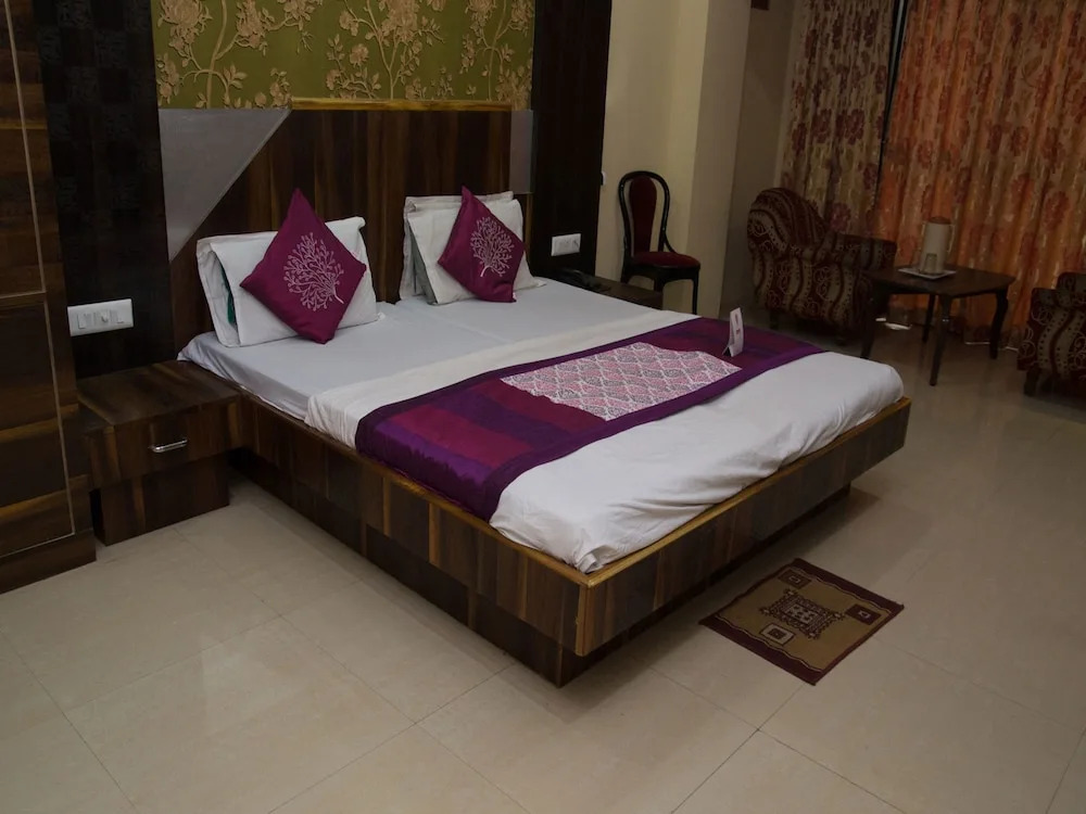 OYO 4065 Hotel Richi