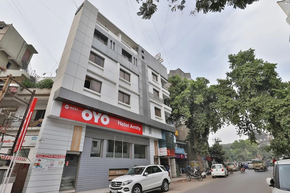 OYO 11007 Hotel Amity
