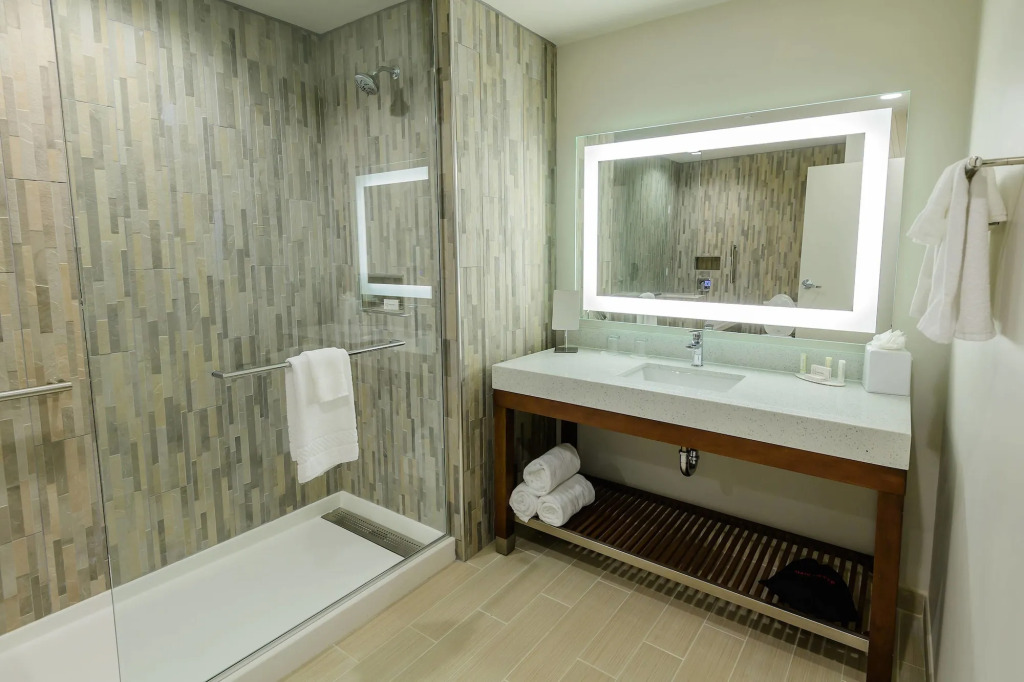 Courtyard by Marriott Lake Jackson
