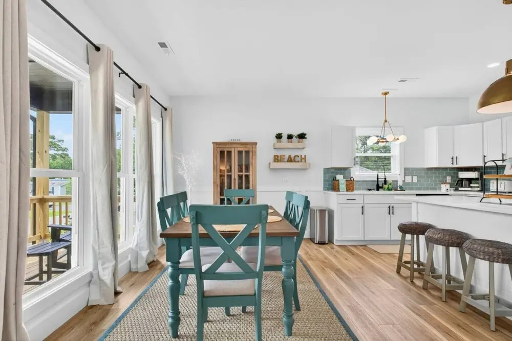 New Listing Luxury House 5 Min Walk to Beach