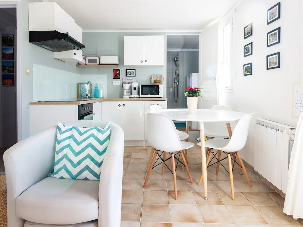 Lush Villa in Gargas with Private Swimming Pool