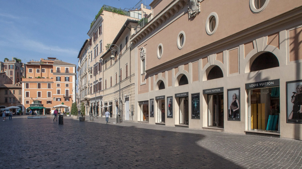 Rental in Rome Corso Lucina
