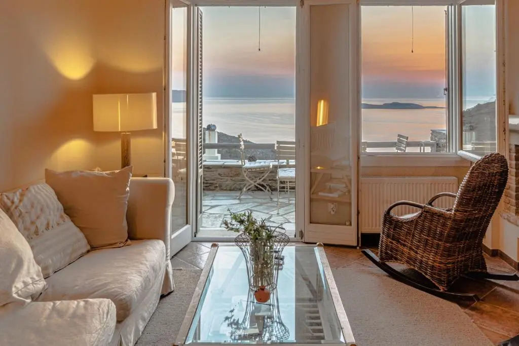 Sunset & Sea View Flat - 5 mins from Batsi Bay
