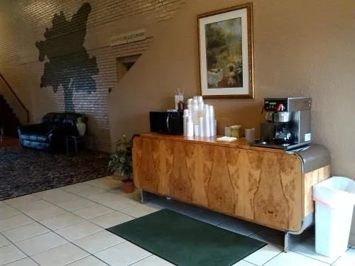 Woodridge Inn and Suites