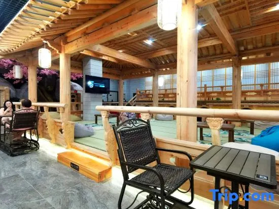 Ruiya Zhongyi Hotel