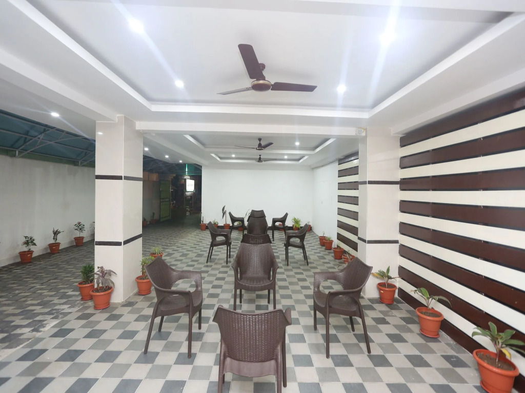 OYO 9344 Hotel Gangotri