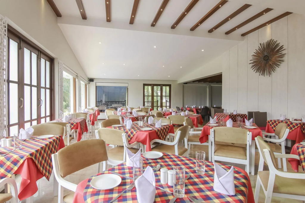 Sonesta Inns Beach Resort - Candolim Beach