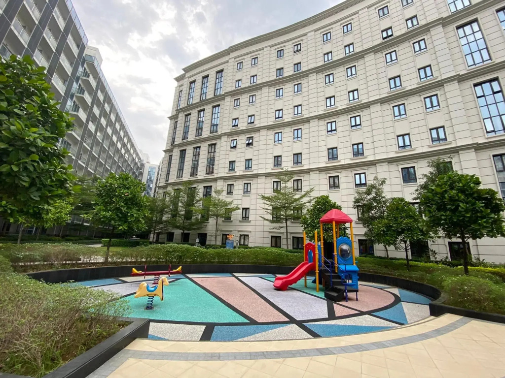 Spacious condo for 5p own parking across NAIAT3for 5P with pool&kitchen walk to 2Casinos and Newport Mall at 81 Newport blvd