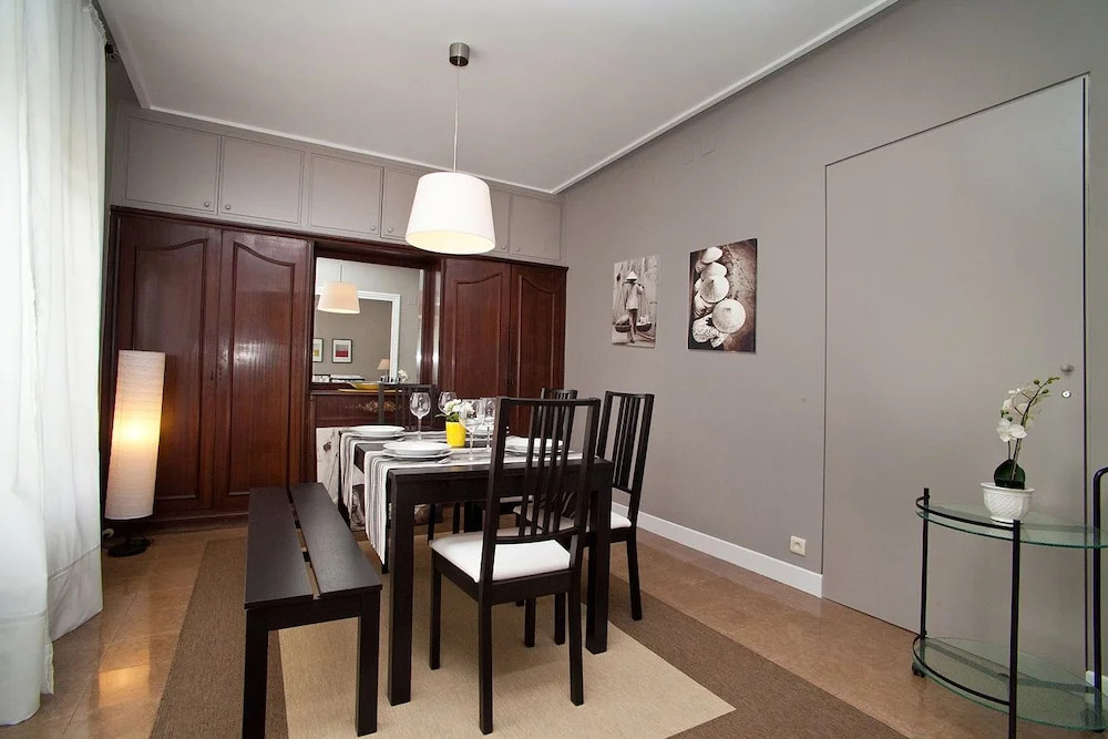 Cute & Spacious Eixample Apartment
