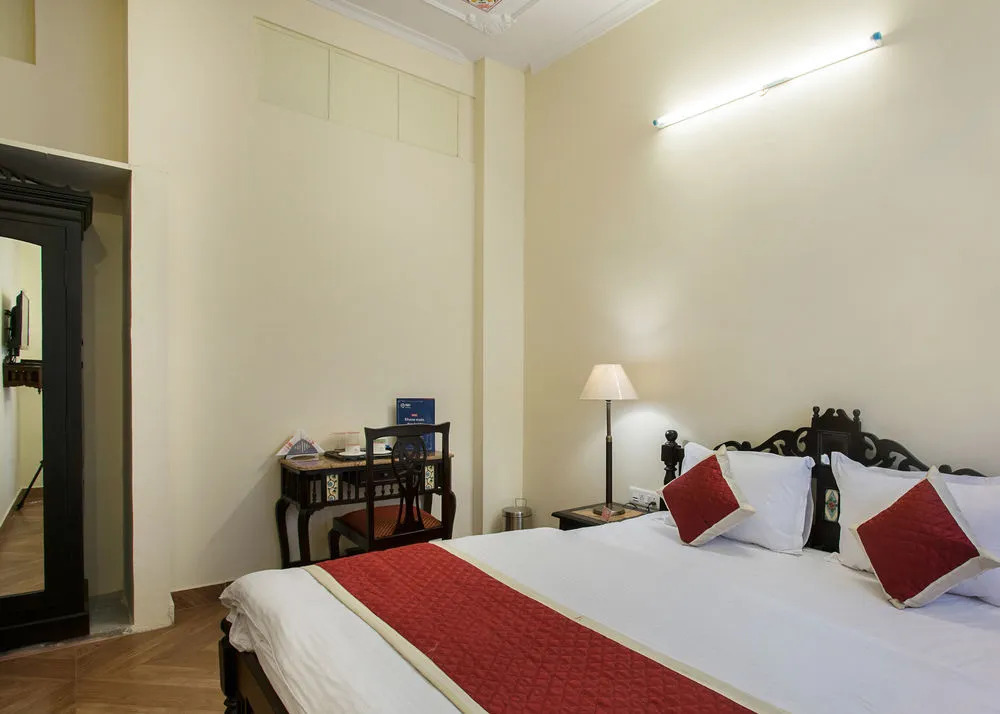 OYO 384 Hotel Noble House