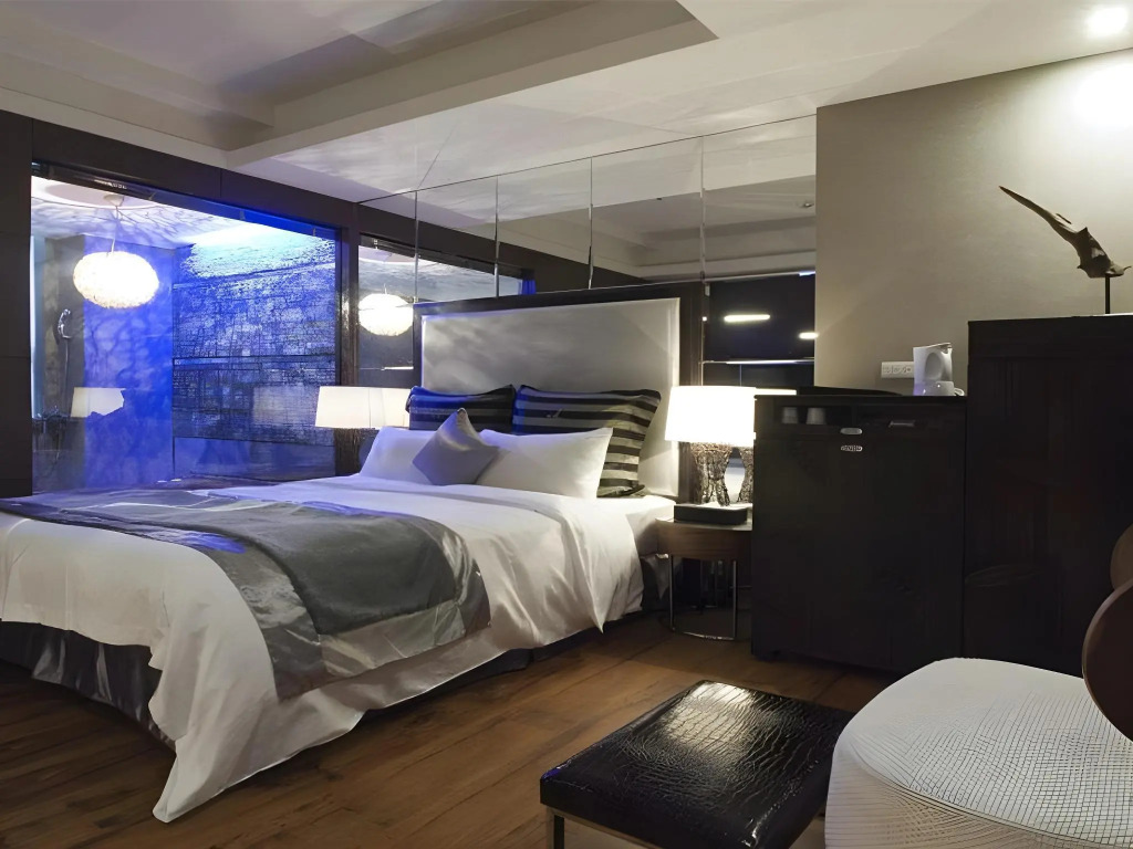 Golden Hot Spring Hotel