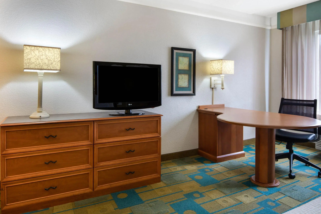 La Quinta by Wyndham Haywood Mall-Near Greenville Downtown