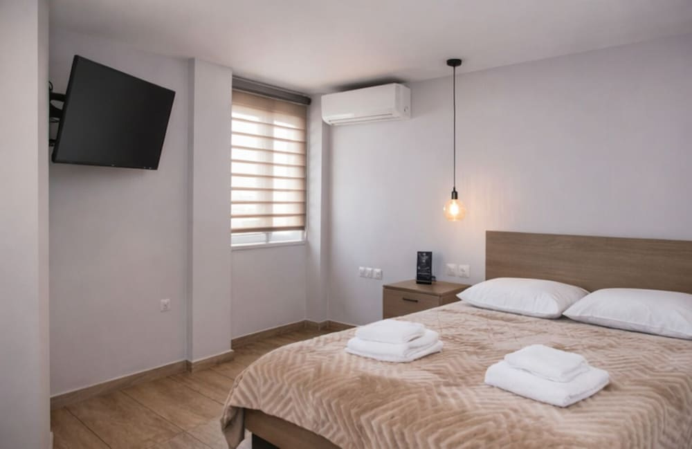 Airnest Suites Near Athens Airport By SEM