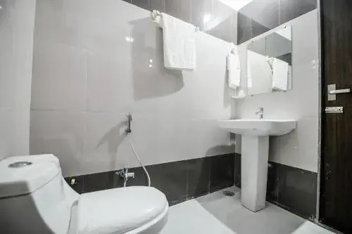 Hotel Jai Hind By OYO Rooms