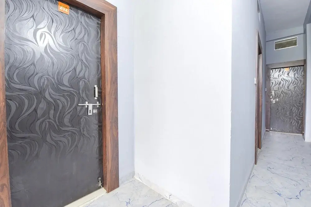 Via Shree Krishna Guest House