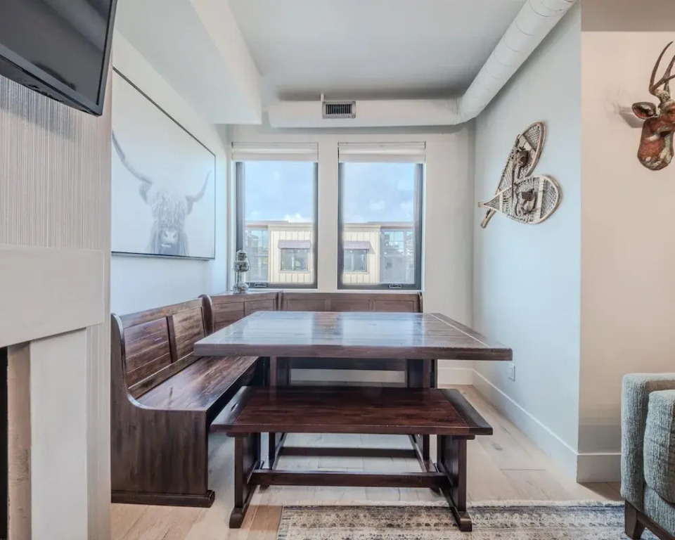 Whitefish Loft, Downtown Condo for 6