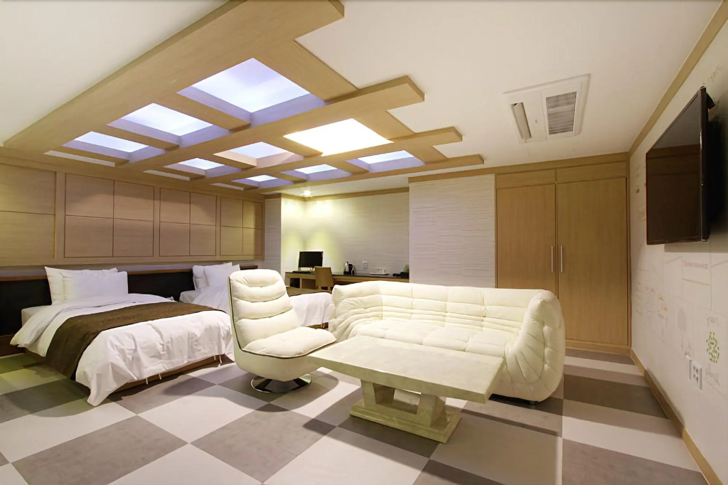 Orsay Business Hotel