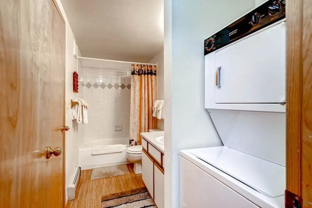 Woodbridge Inn 302 by RedAwning