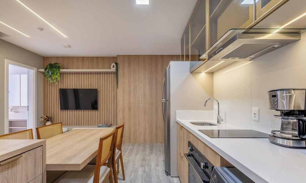 IFT - Ed. Infinity Tower Flat 350m da Meia Praia