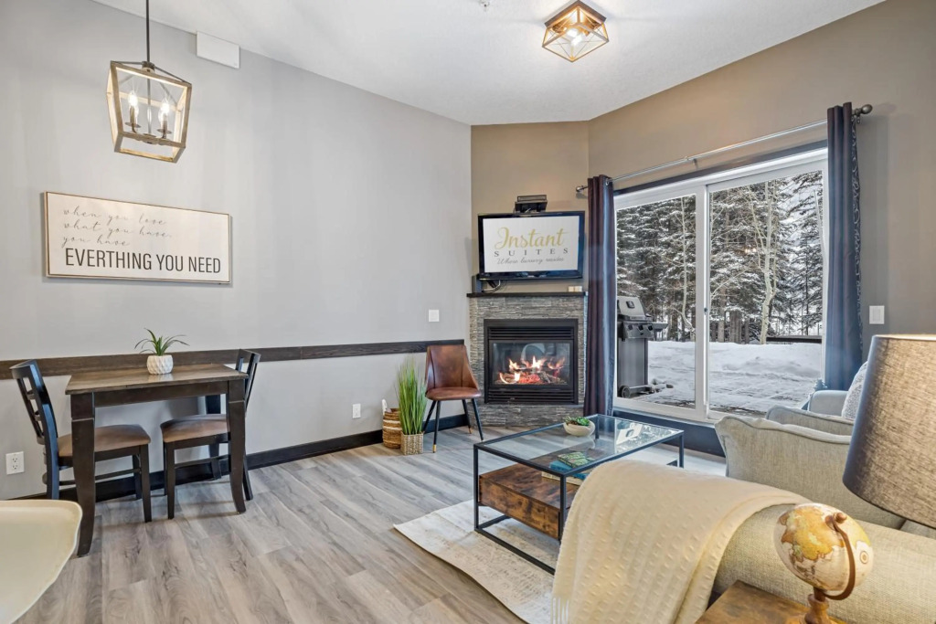 Instant Suites- Charming Unit in Canmore with Free Parking