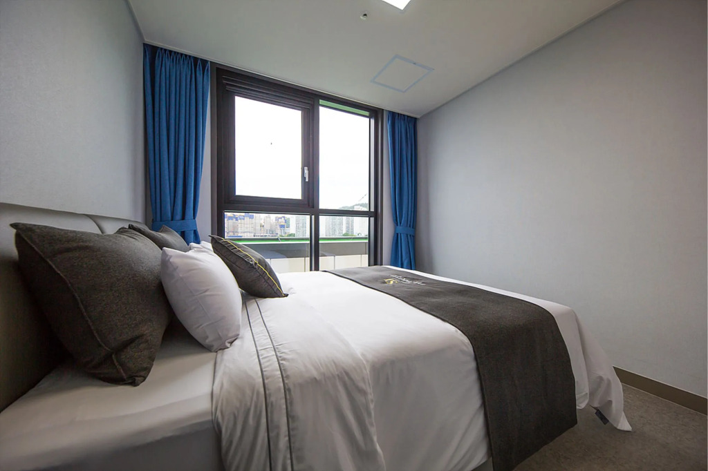 Shine Hotel