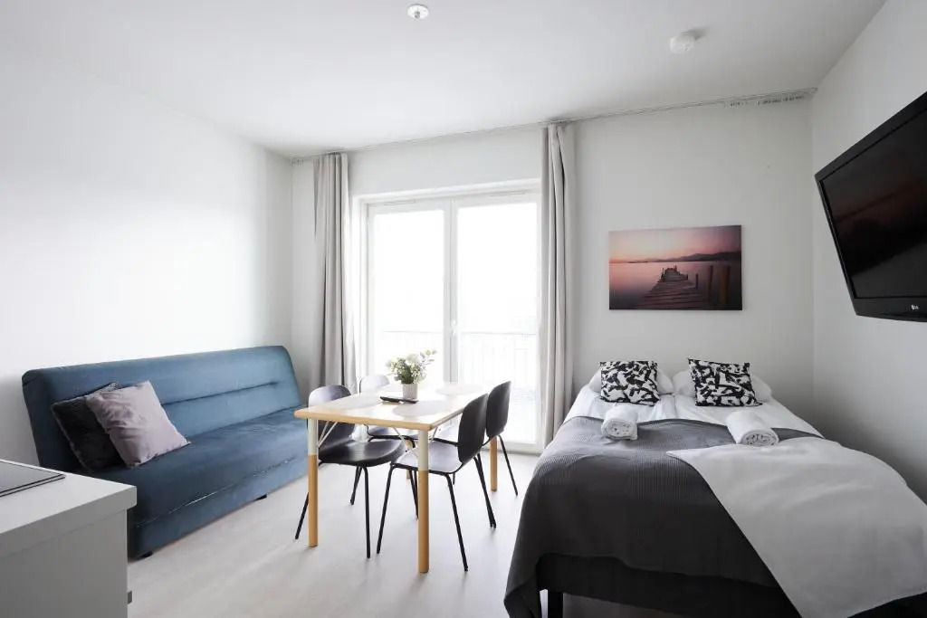7.kerroksen huoneisto, Wifi + 24/7 check in