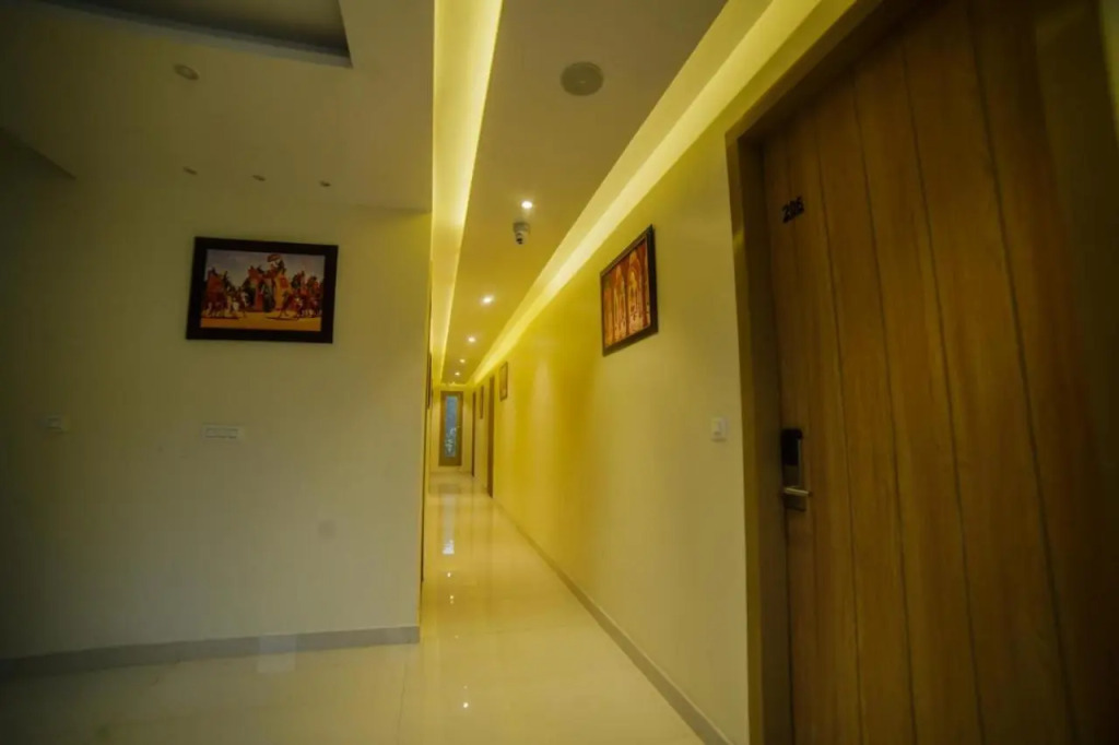 Hotel Global Inn - Few steps walk to Golden Temple