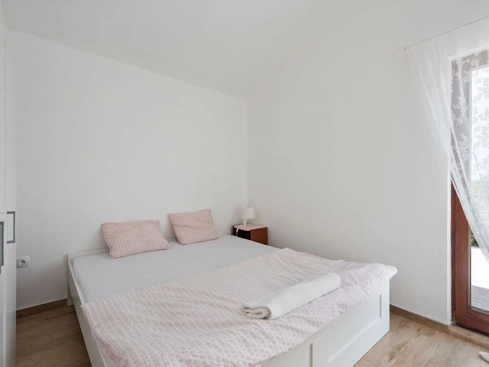Lovely Apartment in Maslenica With Terrace