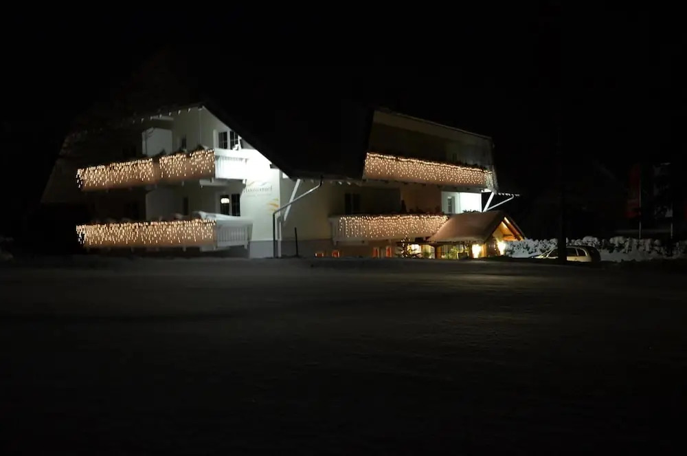 Landhotel Haringerhof mit Saunawelt und Naturbadeteich