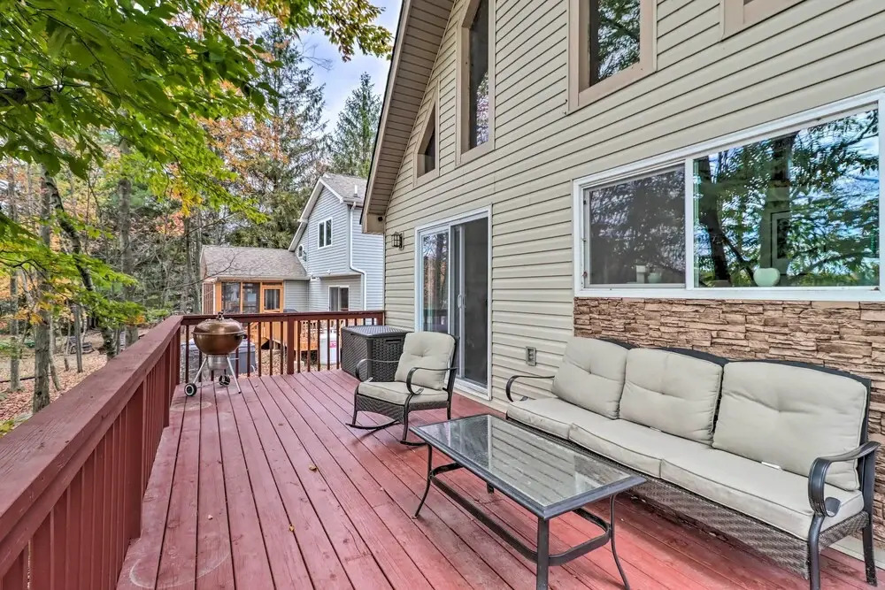Walk to Beach: Lakefront Pocono Escape w/ Fire Pit