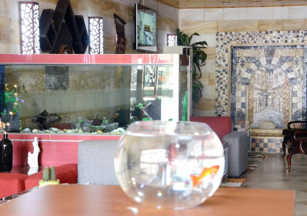 Mansi Hotel Suite