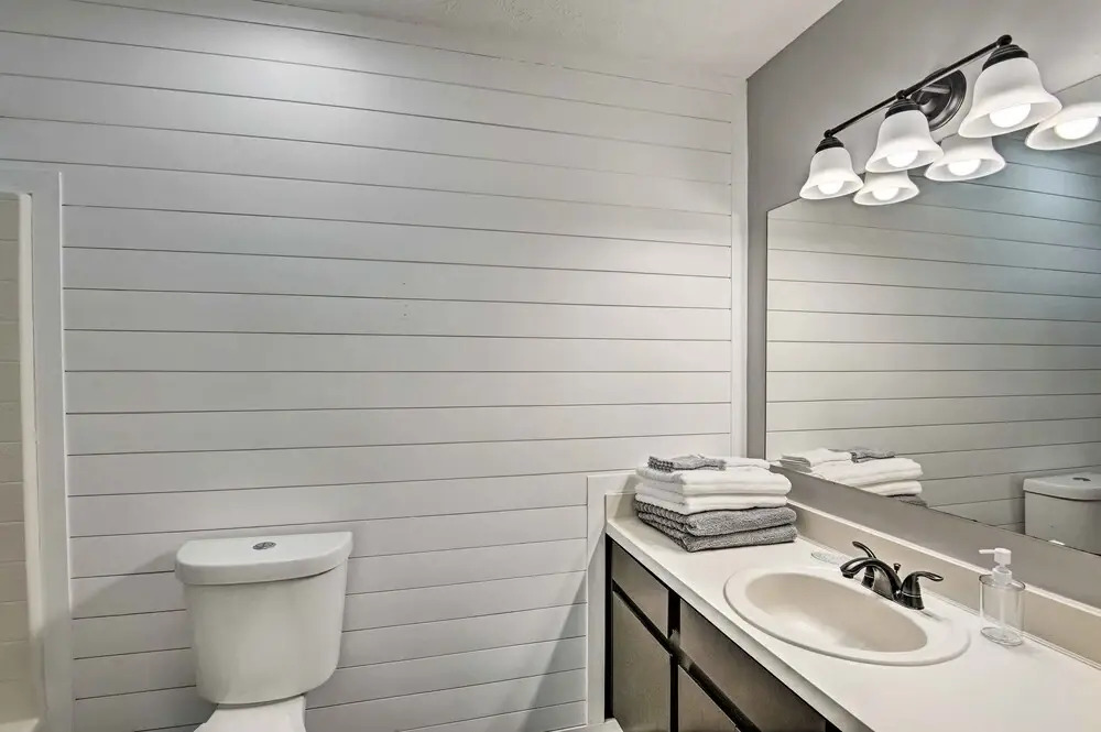 Cozy Home w/ Yard ~ 12 Mi to Dtwn Nashville!
