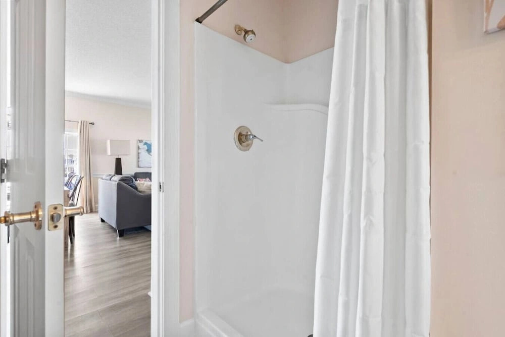 Travel the World Pet-friendly Global-themed Condo w/ Natural Light