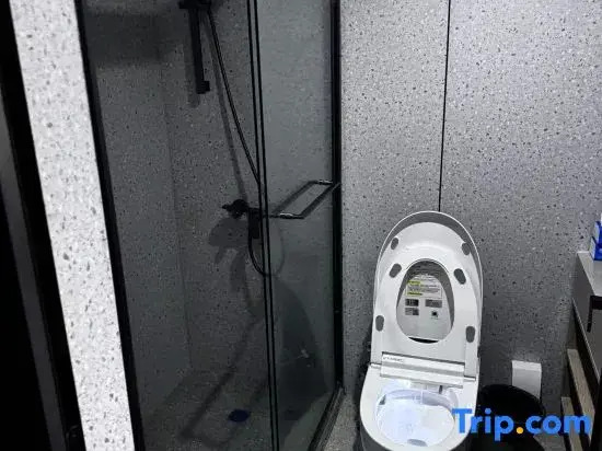 Shanghai Haojia Hotel (Songjiang Sports Center Subway Station)