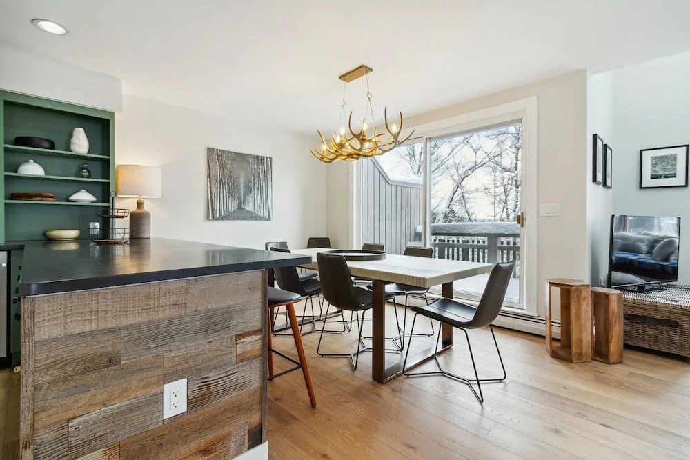 Slopeside In Okemo - Beautifully Renovated Spacious Family Townhouse 3 Bedroom Townhouse by RedAwning
