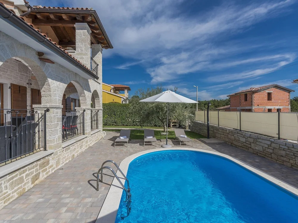 Villa with Private Pool Just 10 Minutes Drive From the Beach And Porec Center