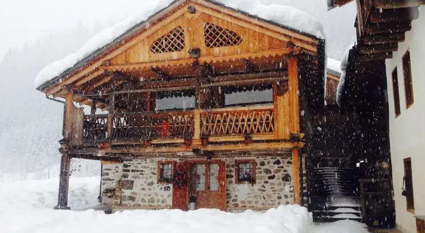 Tabià al di là de lAiva