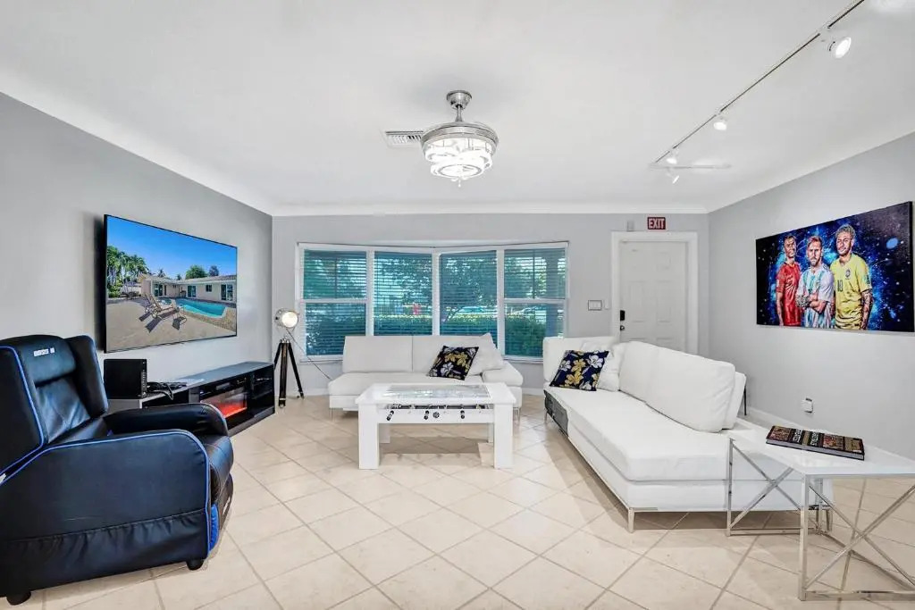 NEW Waterfront Dream 4br Pool House Boat Deck