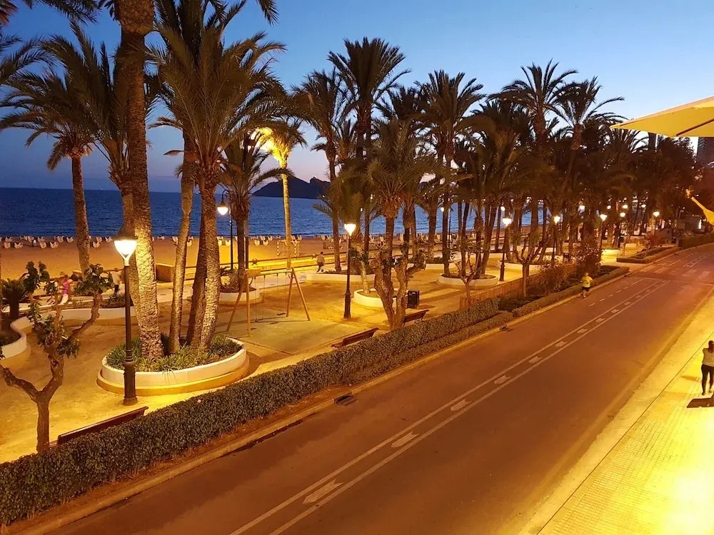 House - Sleeps 6 With Stunning Views
